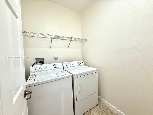 Building Photo - 9446 SW 170th Passage