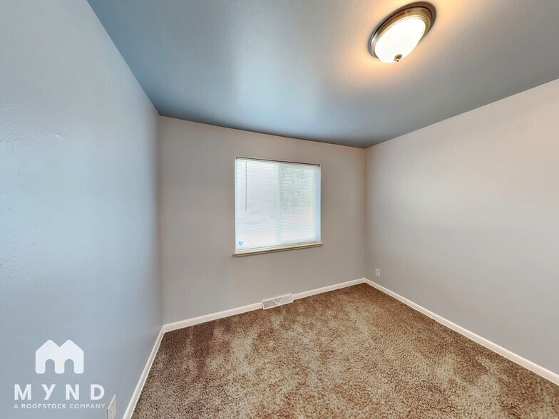 Building Photo - 1325 S Ingalls St