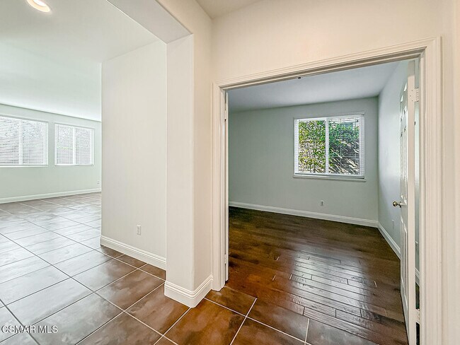 Building Photo - 4948 Via Coronado