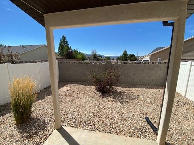 Building Photo - 3 Bed - 2.5 Bath, Newer Construction