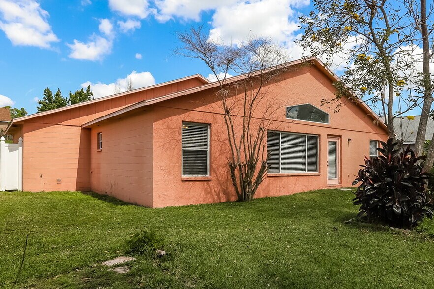 Building Photo - 543 Emerald Cove Loop