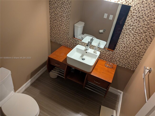 Building Photo - 600 NW 210th St