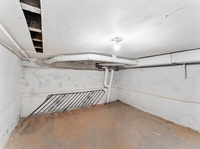 Building Photo - 2430 N 4th St