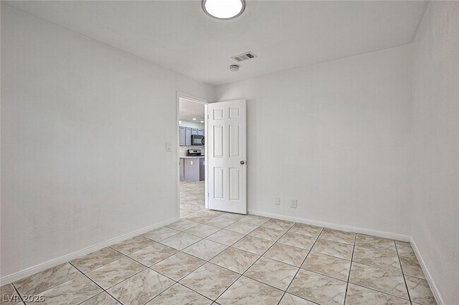 Building Photo - 9285 Casa Christina Ln