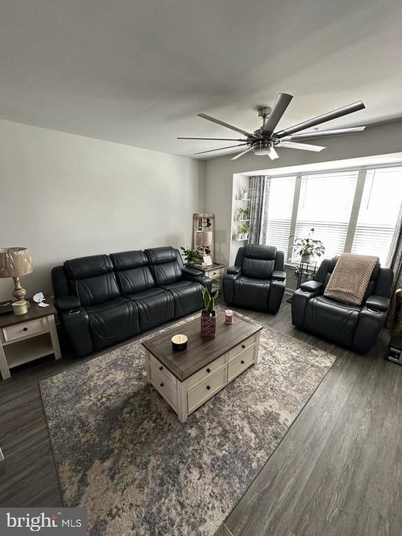 Building Photo - 7205 Sprouse Ct