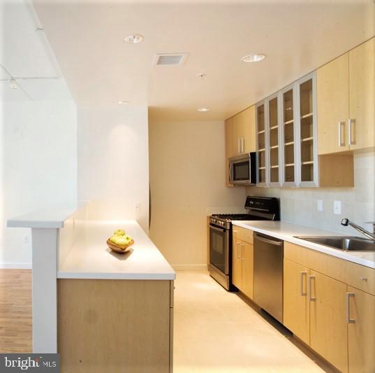 Building Photo - 419 Ridge St NW