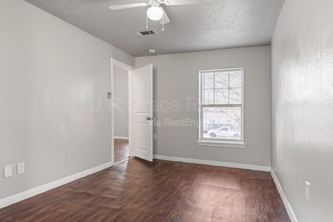 Building Photo - 1720 Webster Ave