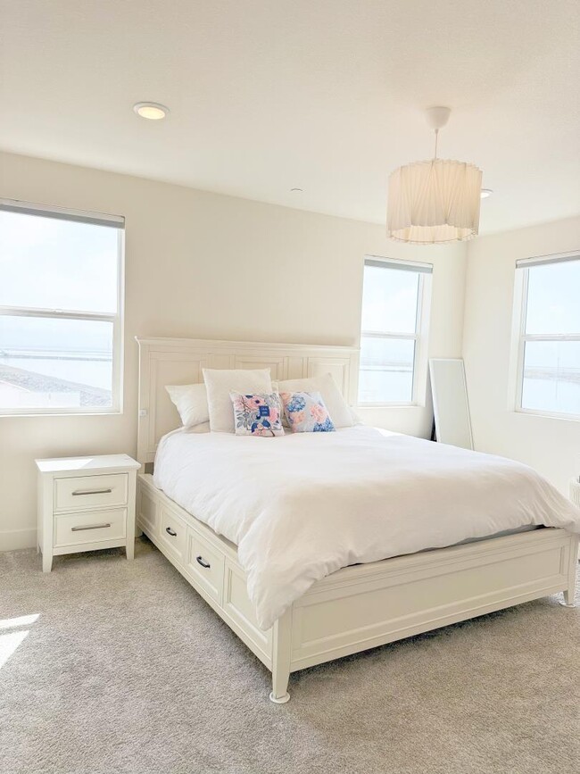 Building Photo - 9776 Seawind Wy