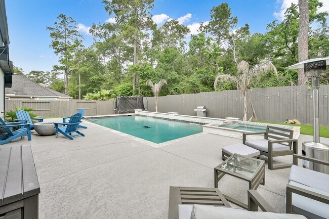 Building Photo - 163 N Concord Forest Cir