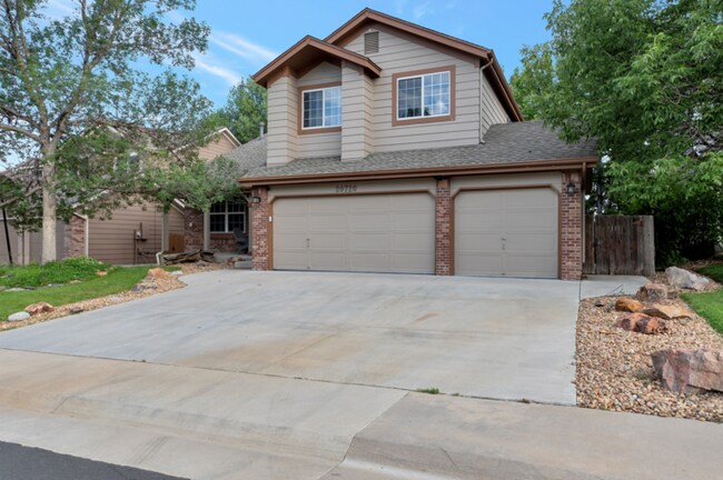 Building Photo - Charming 6 beds 3 baths in Denver!