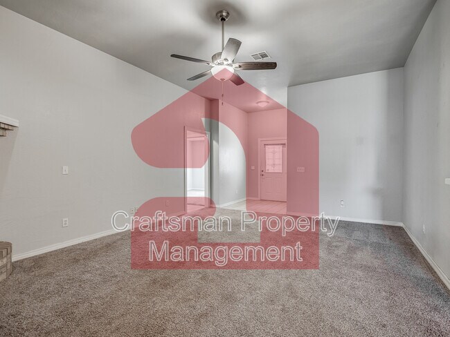 Building Photo - 2707 Silvertree Dr