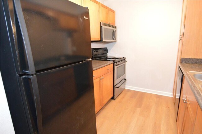Building Photo - 2500 Winding Creek Blvd