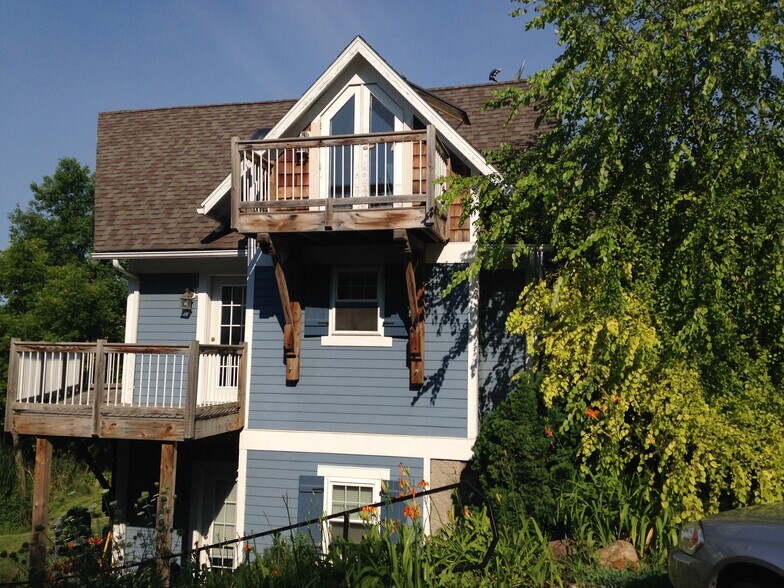 Building Photo - 149 James Ave