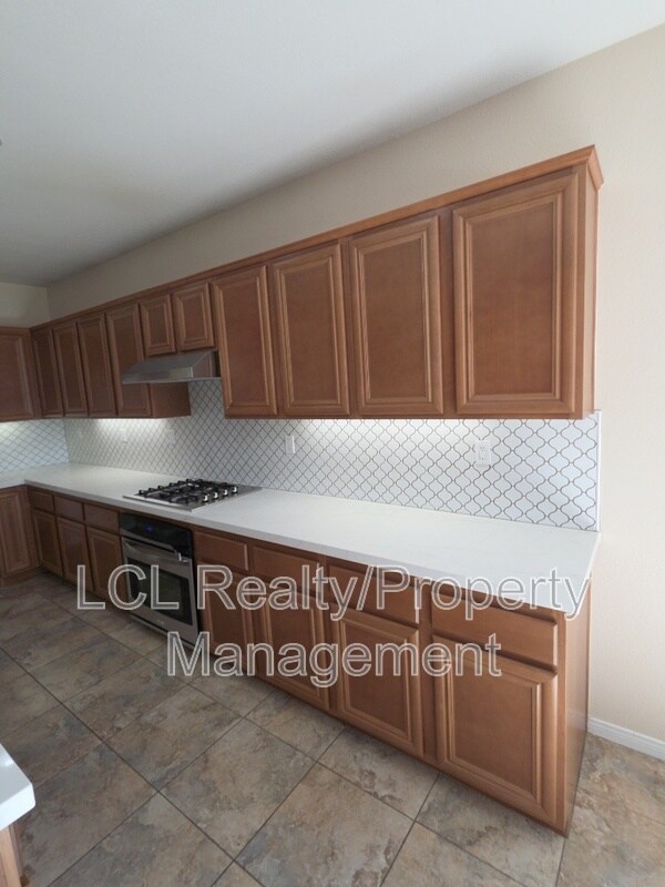 Building Photo - 27635 Whisperwood Dr