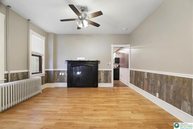 Building Photo - 193 S 4th St