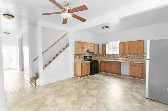 Building Photo - 3 Bed 2 bath Home For Rent in Newport News