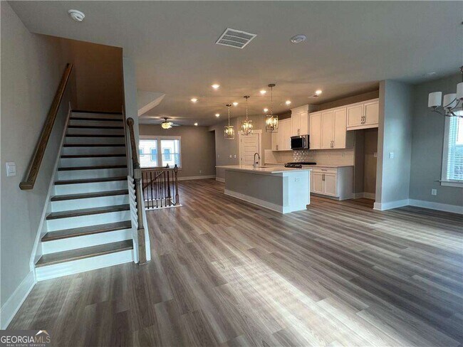 Building Photo - 1061 Knoxboro Ln