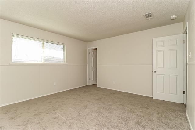 Building Photo - 3904 Royal Crest Dr