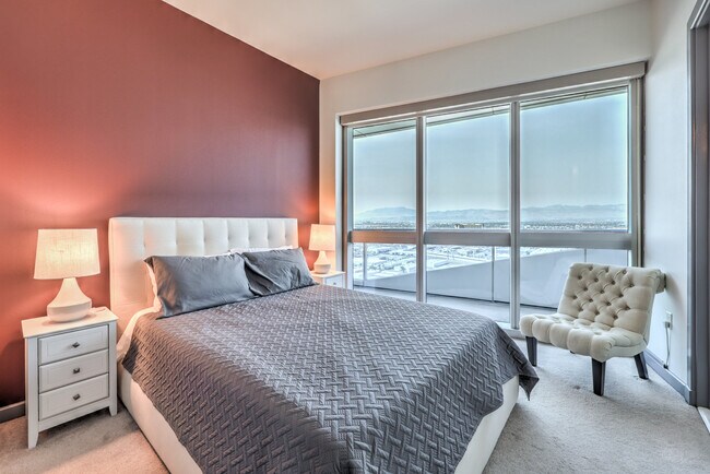 Building Photo - 4471 Dean Martin Dr