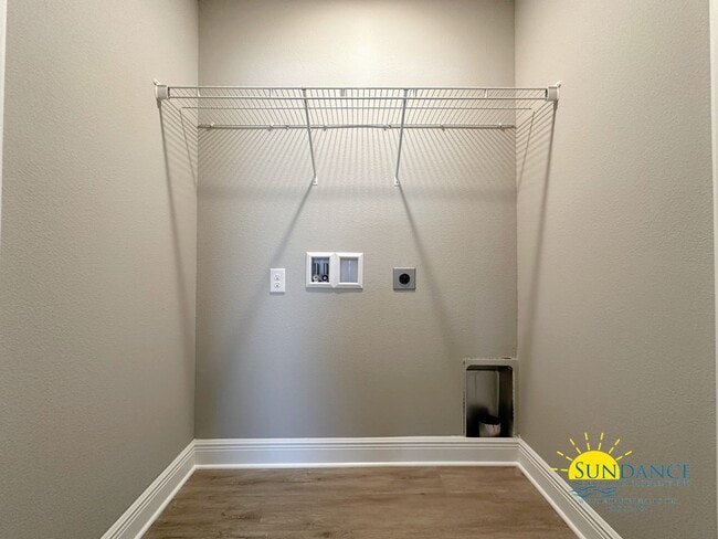 Building Photo - Charming 3 Bedroom Townhome in the heart of Fort Walton Beach!