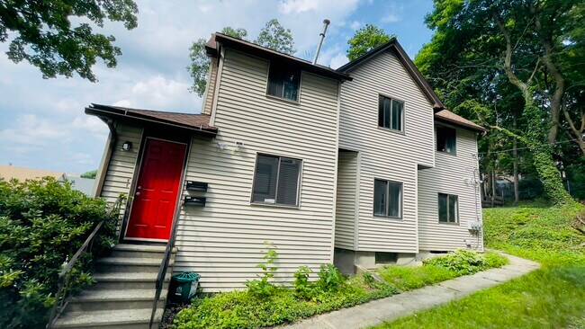 Building Photo - 58 Windsor St