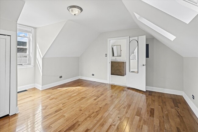 Building Photo - 2032 N Whipple St