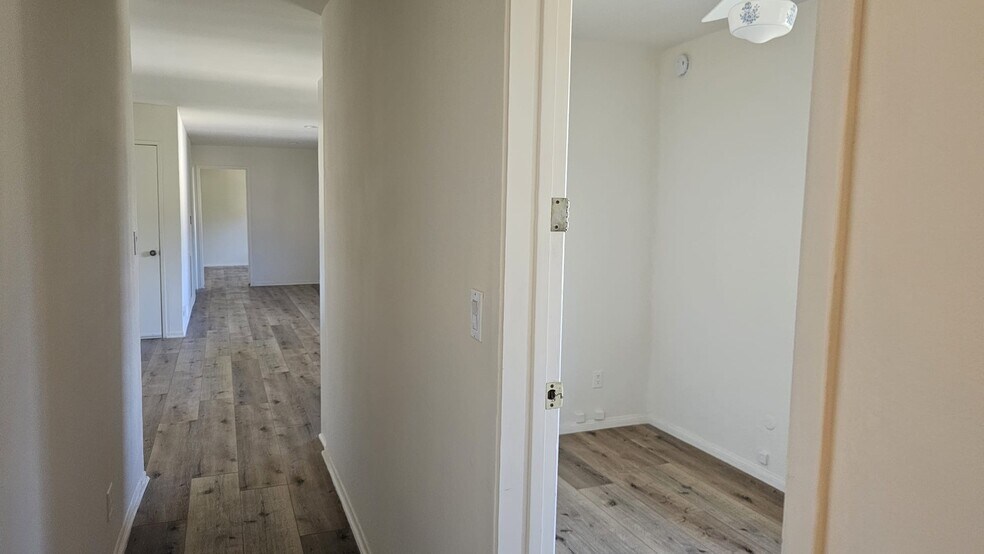 Small Bedroom off Hallway - 3548 Gladiola Dr