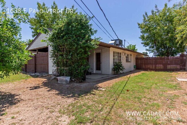 Building Photo - 1638 E Palo Verde Dr