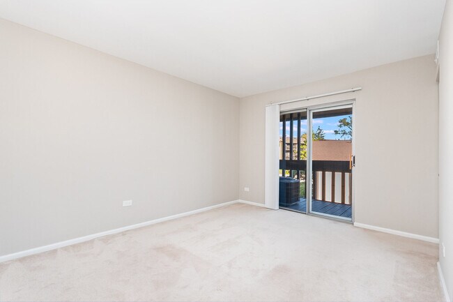 Building Photo - 6165 Knoll Wood Ct