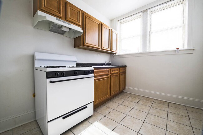 Building Photo - 8000-04 S Drexel Ave 851-57 E 80th St Chicago, IL 60619