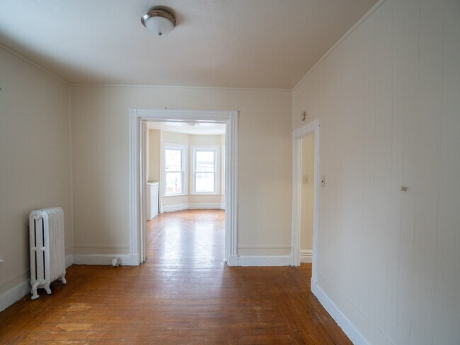 Building Photo - 431 Morris St