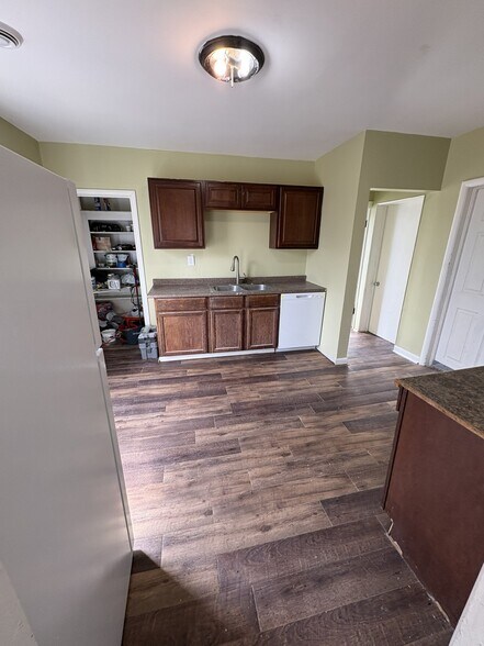 Building Photo - 2811 N Lyndale Ave