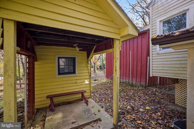 Building Photo - 41788 Stumptown Rd