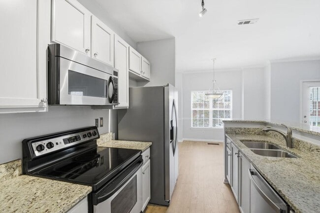 Building Photo - 1732 Pryor Rd SW