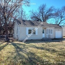 Building Photo - 2201 SW 21st St