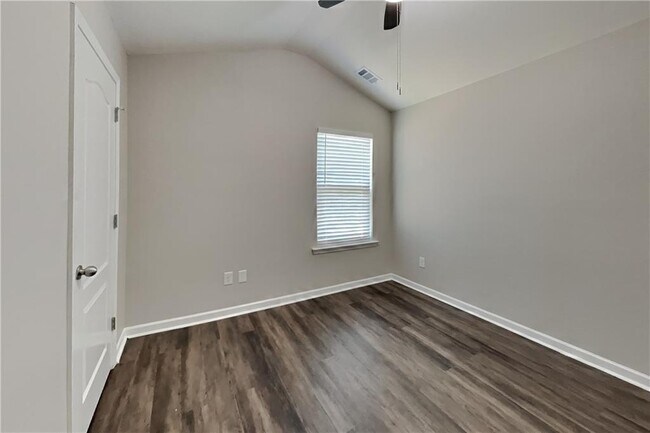 Building Photo - 843 Lobdale Falls Dr
