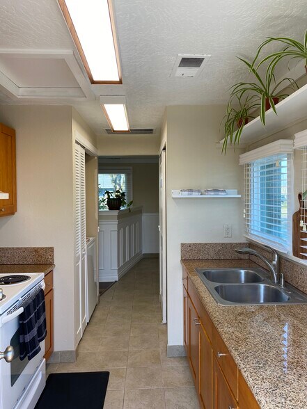 Building Photo - 1215 Shortridge St SE