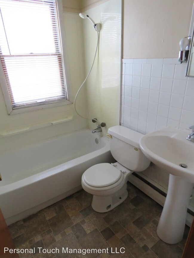 Building Photo - 1231 10th St N