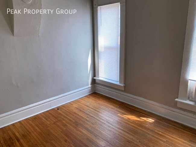 Building Photo - 248 1/2 W. 5th Avenue Front-