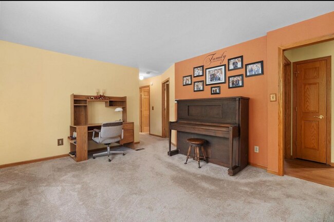 Building Photo - 1713 Brookridge Rd