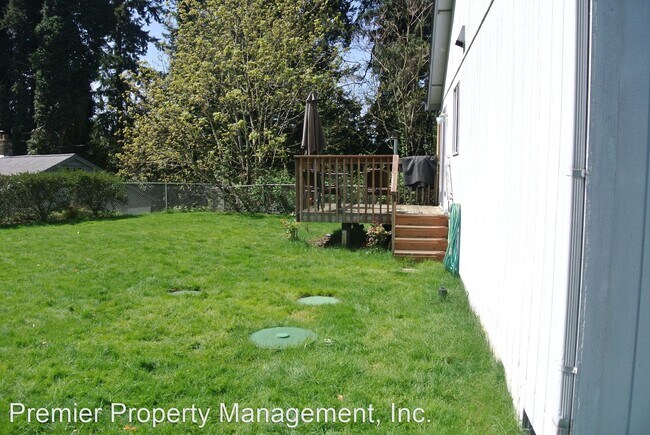 Building Photo - 5614 NE Hazel Dell Ave