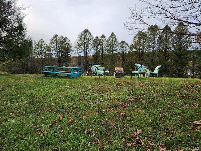 Building Photo - 12 Traver Rd