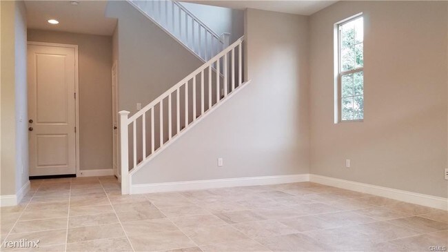 Building Photo - 3 br, 2 bath Townhome - 3248 Edgewood Rd
