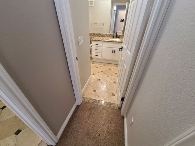 Building Photo - Great golf course views