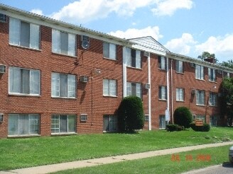 Primary Photo - Grandmont Apartments