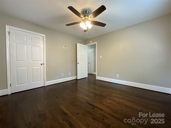 Building Photo - 2014 Eastway Dr
