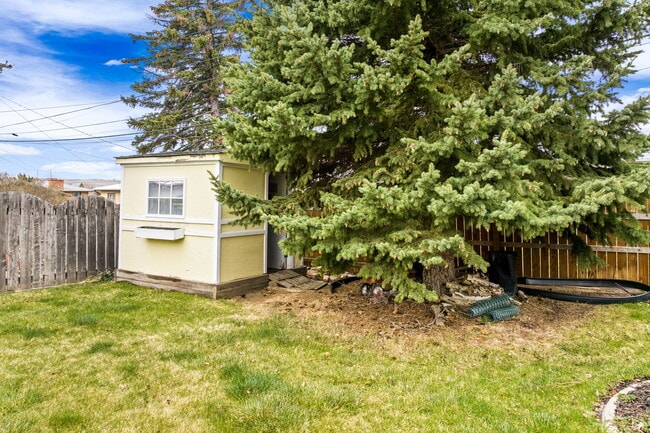 Building Photo - 1004 11th St NW