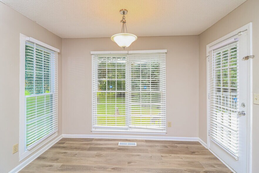 Building Photo - 5039 Mickleton Way
