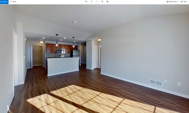 Building Photo - RENT SPECIAL -- Like New Condo Style Upper 3 Bedroom 2 Bathroom plus Den Apartment is Available