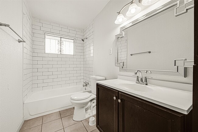 Building Photo - 3317 Le Badie St